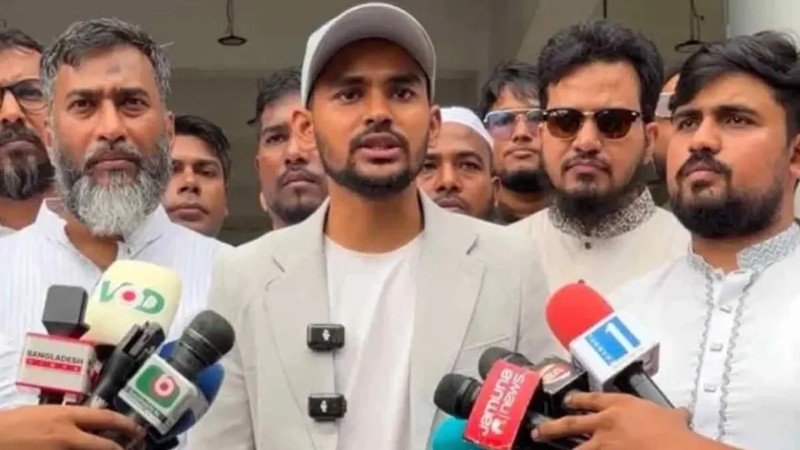 বিএনপির সিন্ডিকেট আবারও সক্রিয় হয়েছে: ওমরাহ থেকে ফিরে আসিফ মাহমুদ